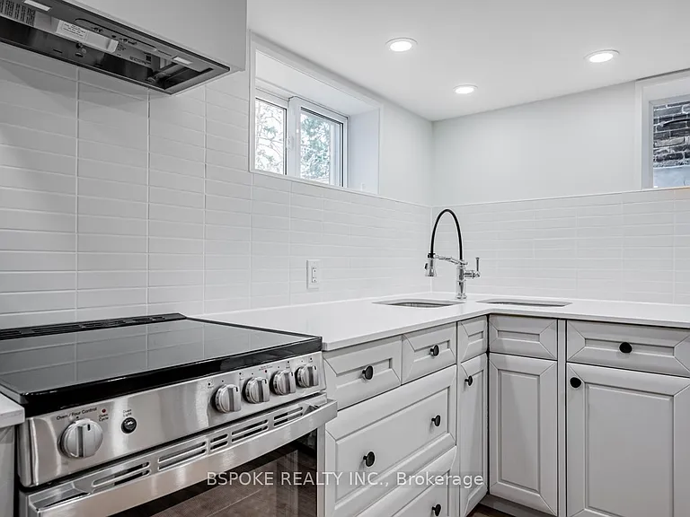 4 Hartford Ave #BASEMENT — Photo 8