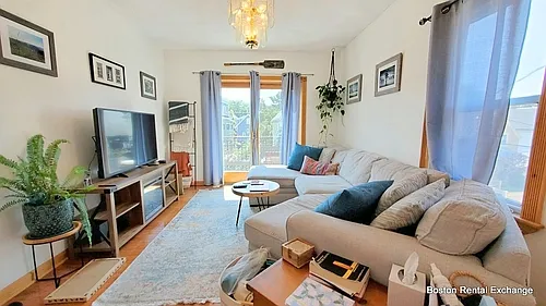 Building Photo - 30 Alpine St #2