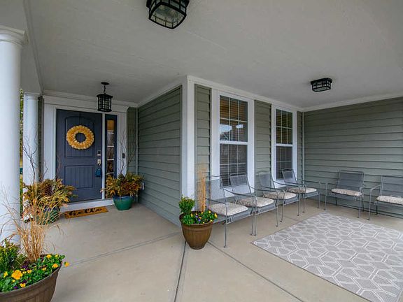 5th image of 1329 Leesland Dr