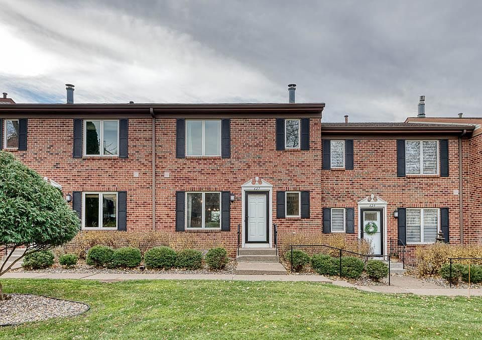 1st image of 627 Maple Park Dr