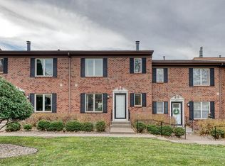 627 Maple Park Dr, Mendota Heights, MN 55118