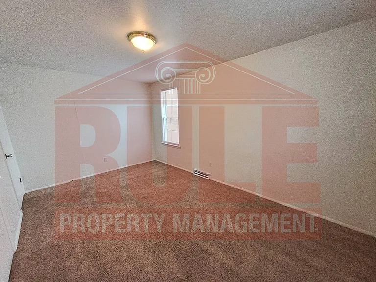 512 E Atlantic St — Photo 15