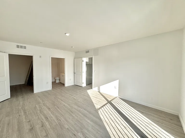915 N Broad St #705 — Photo 18