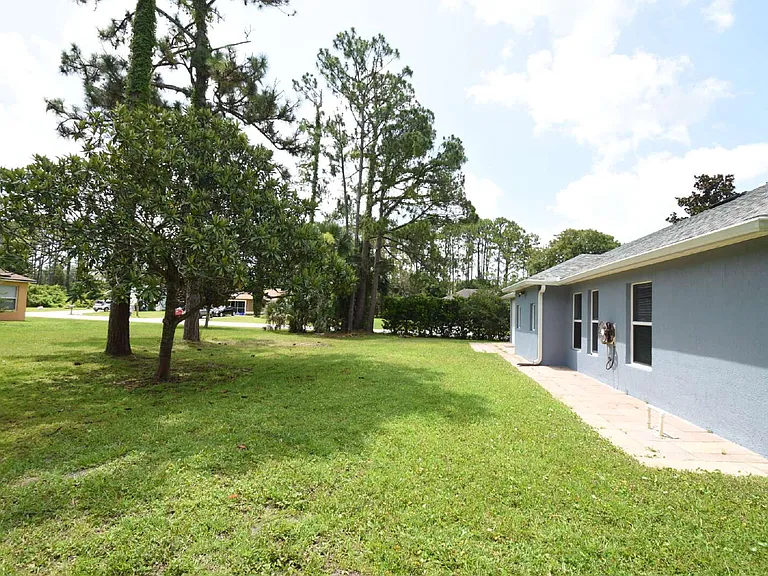 192 Pine Grove Dr — Photo 2