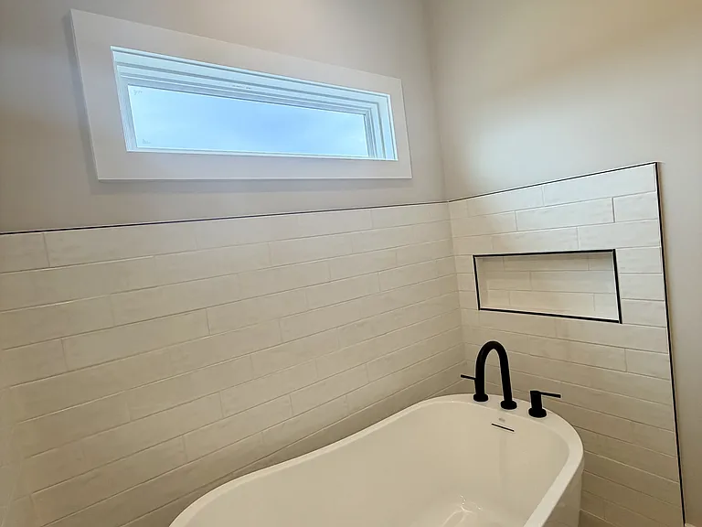 204 Crest Ridge Ct — Photo 32