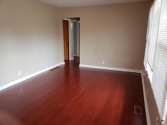 2nd image of 254 E Lowry Ln