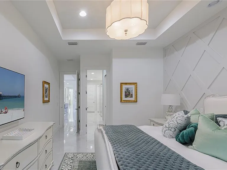 8963 Gustavia Ct — Photo 12