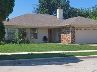 6628 Ridgewood Trl, Watauga, TX 76148