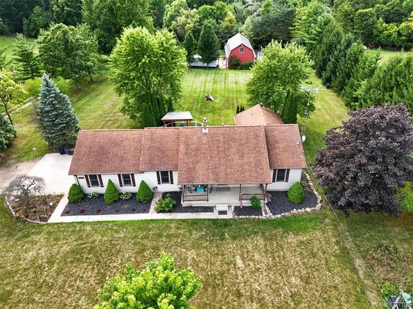 11342 Morrish Rd, Gaines, MI 48436