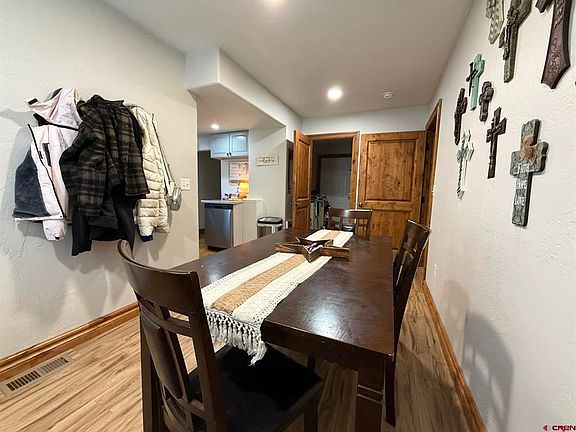 5th image of 915 NW Cedar Avenue