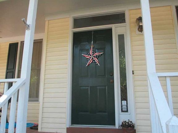 4th image of 1215 Club House Dr
