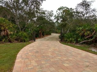 1883 Bayshore Dr, Englewood, FL 34223