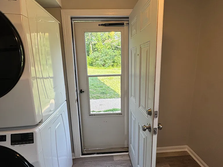 7064 Bray Rd #4 — Photo 9