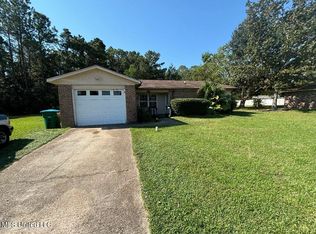 2109 Briargate Dr, Gautier, MS 39553