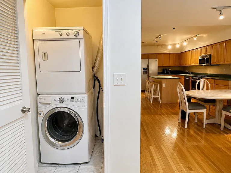 508 1st St #2E — Photo 11