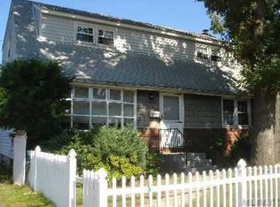 1328 G St, Valley Stream, NY 11580