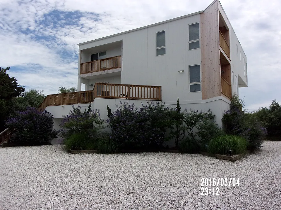 561 Dune Rd