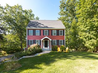 29 Overlook Dr, Newfields, NH 03856