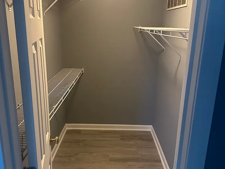 250 Bay Hill Ct — Photo 3