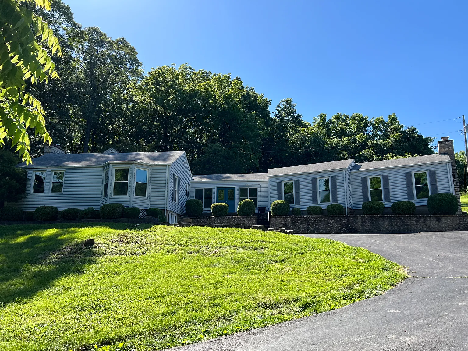 1406 Pond Rd — Photo 1