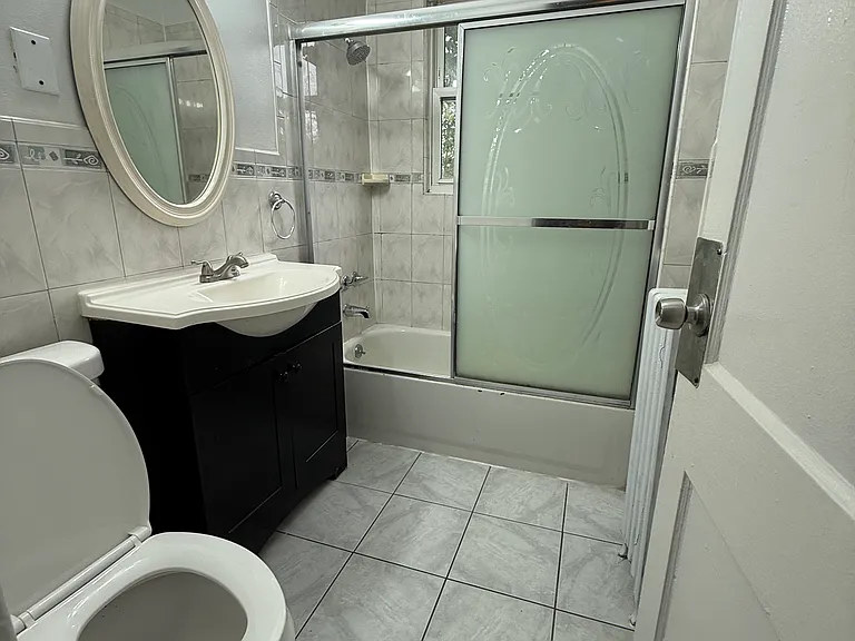255 W Englewood Ave #2 — Photo 2