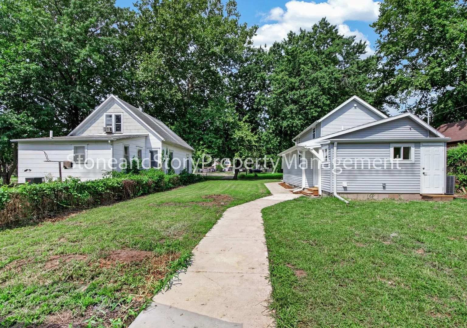 New Remodeled! 4 Bedroom 2 Bath — Photo 4