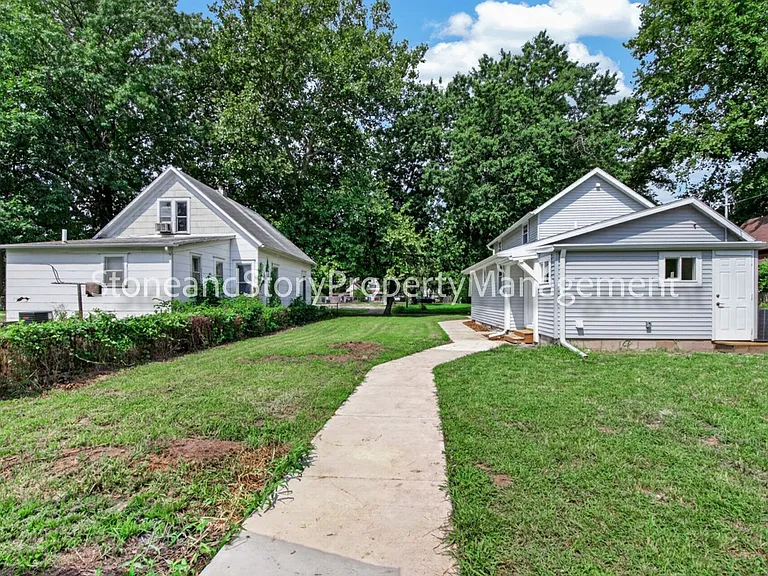 414 NE Grattan St — Photo 4