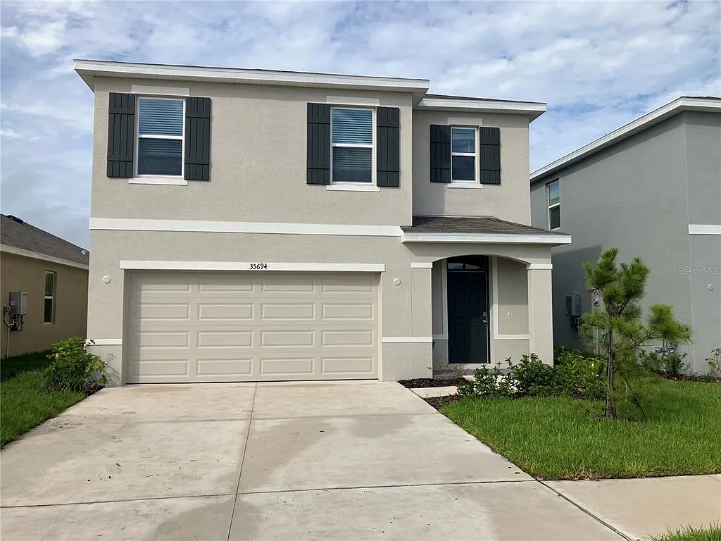 5 bed, 3.0 bath, 2453 sqft, $2,550 — Photo 1