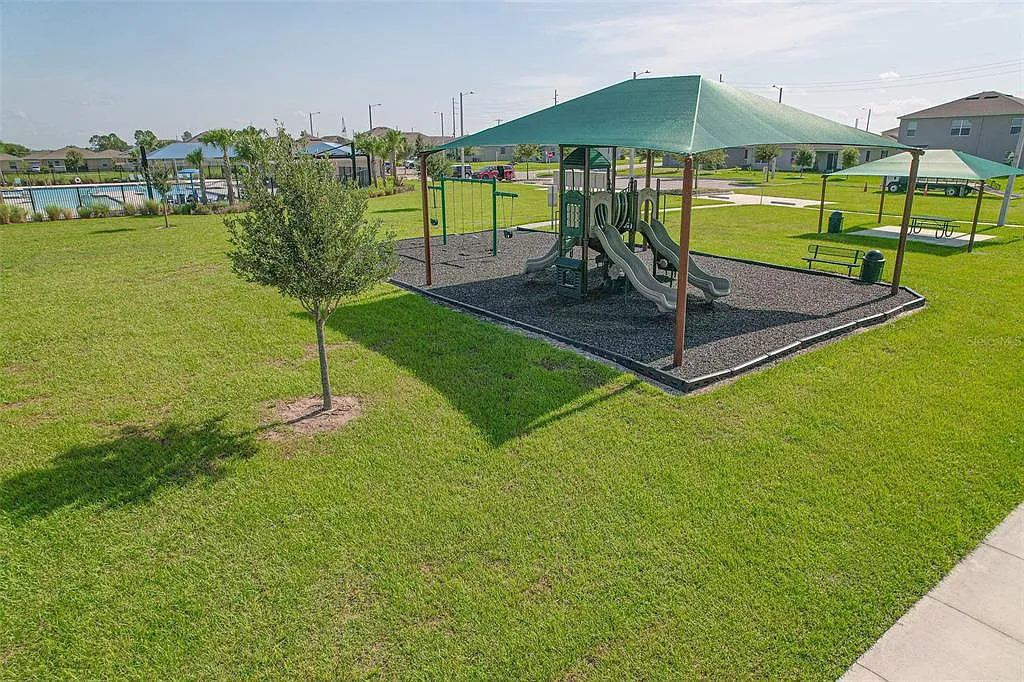 3 bed, 2.0 bath, 1690 sqft, $1,900 — Photo 4