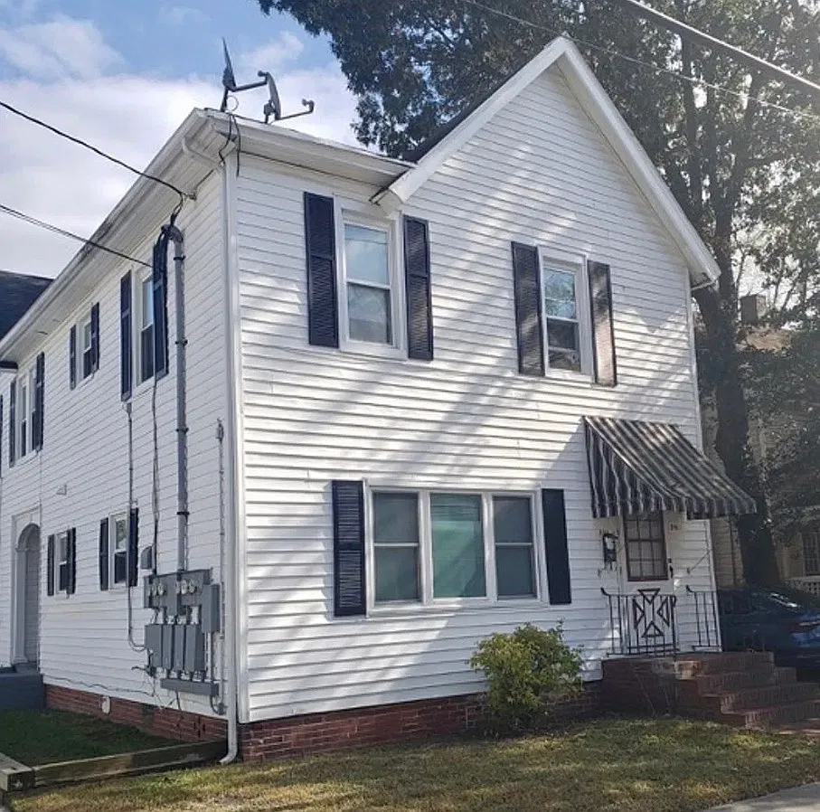 2 bed, $950 — Photo 1
