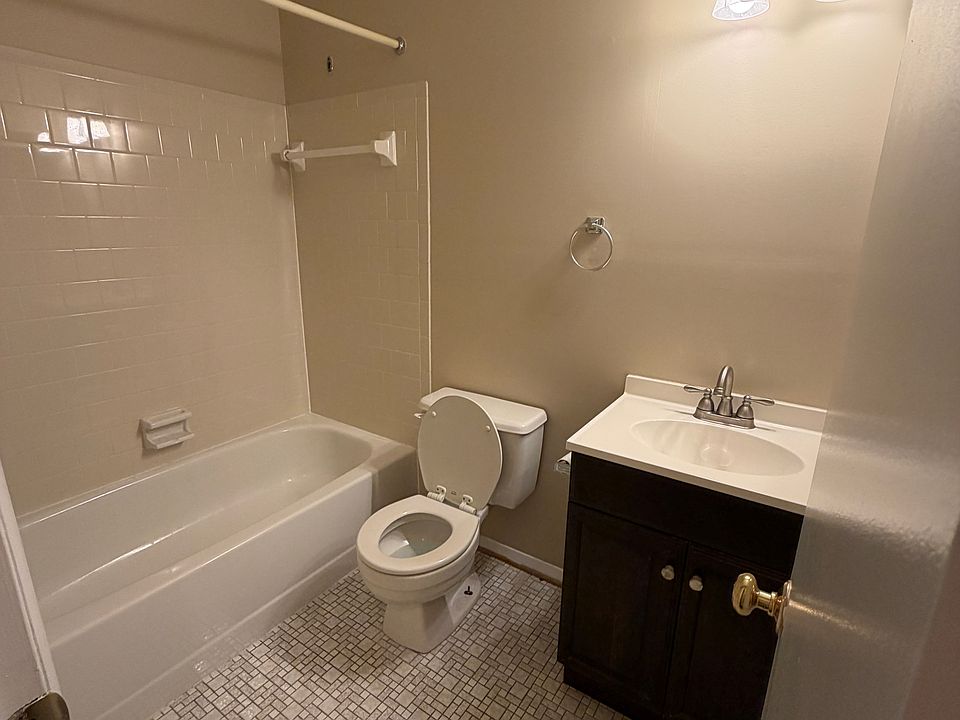 full hall bath