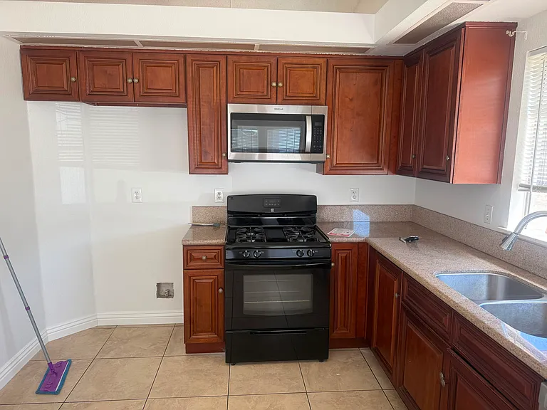 12001 Weeping Willow Ln — Photo 12