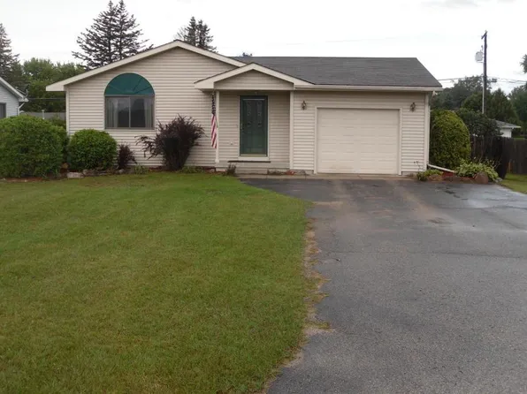 18163 Meadow Ln, Big Rapids, MI 49307
