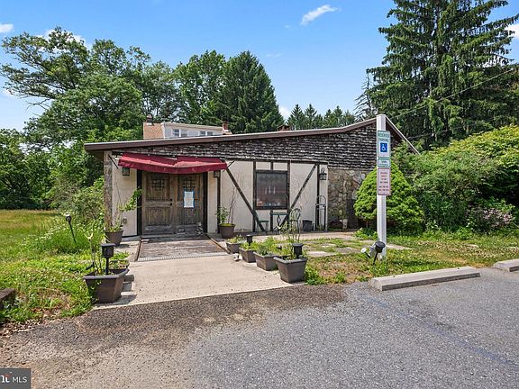 4th image of 564 Blandon Rd