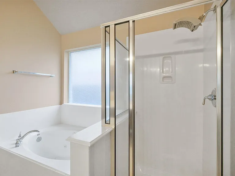 2610 Easton Springs Ct — Photo 15