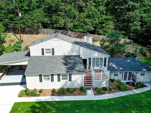 2311 Oakcliffe Dr, Kernersville, NC 27284