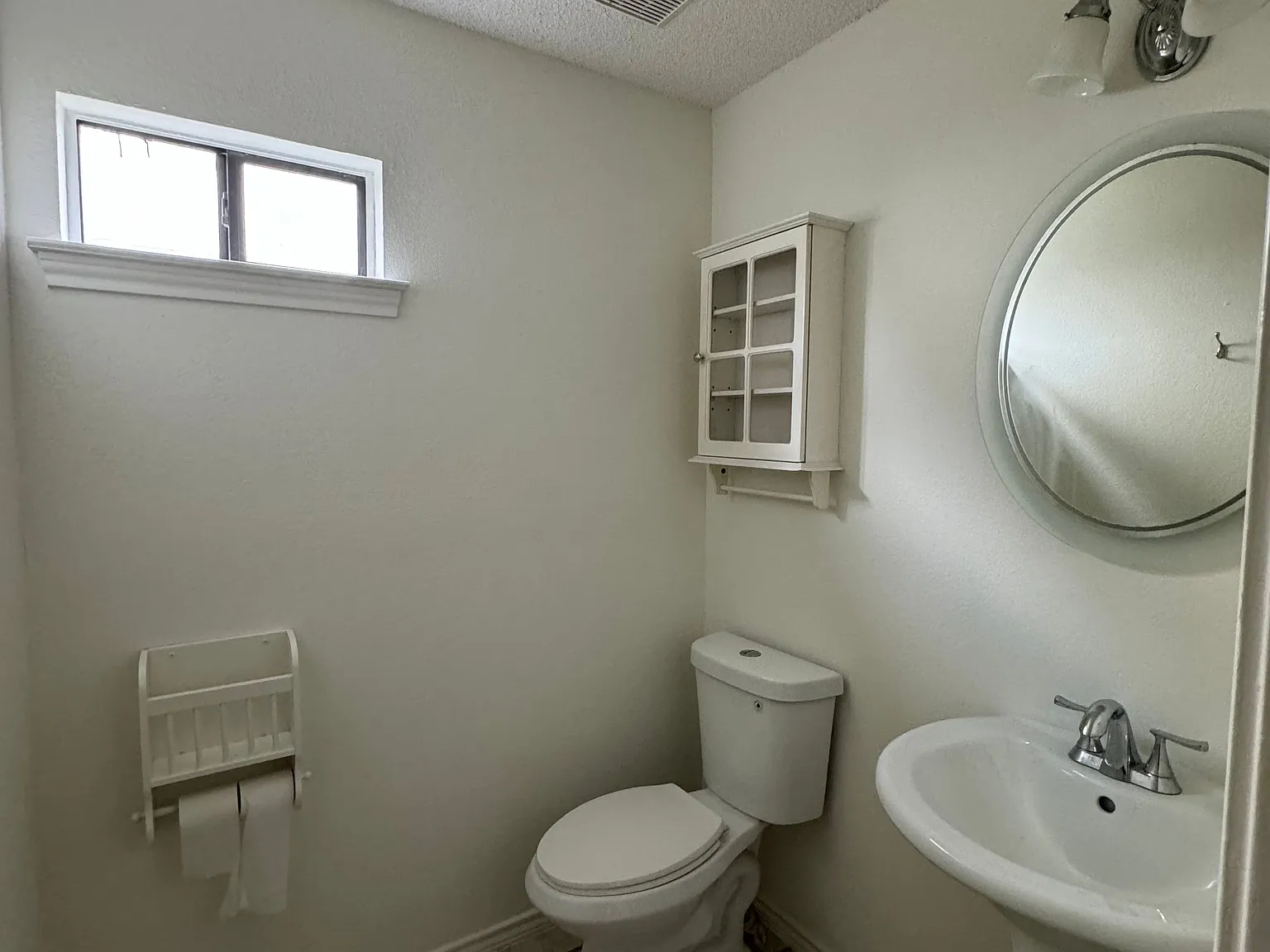 2 bed, 1.5 bath, $1,600 — Photo 4