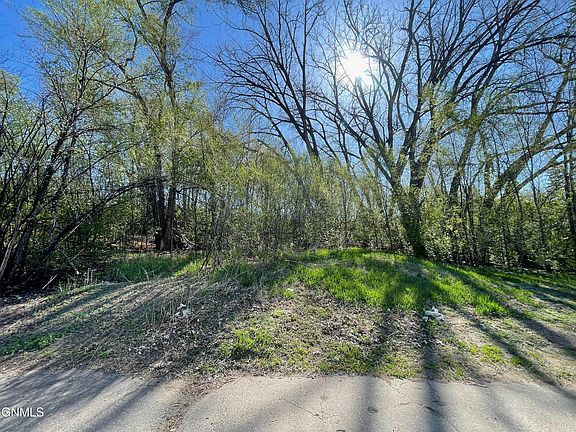 3rd image of 622 Boehm Dr