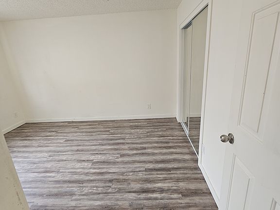 5th image of 1372 Hobart Dr #B