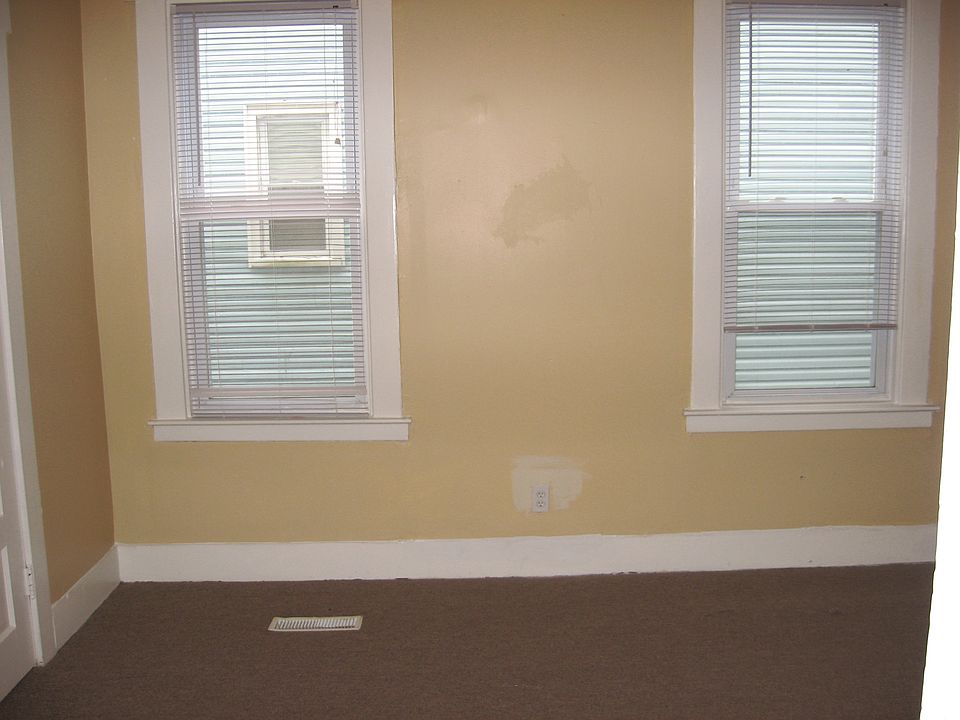 2nd image of 76 Read St #2