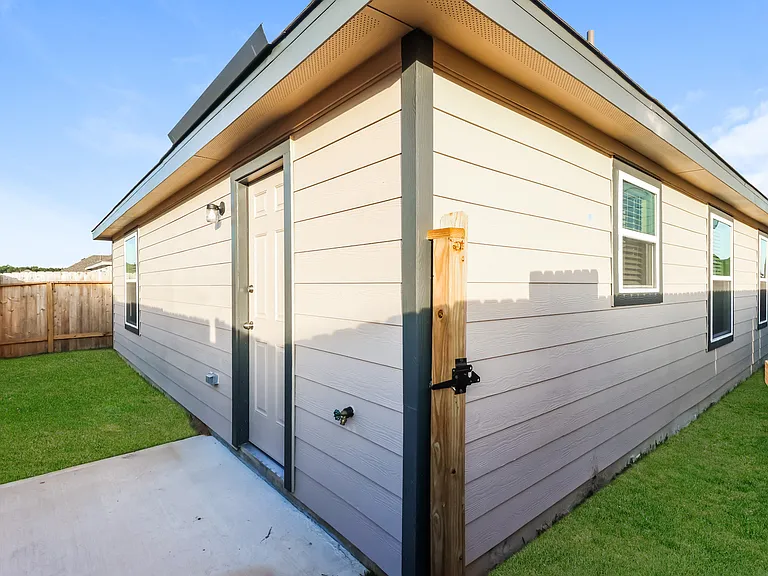 2425 Carp Dr — Photo 5