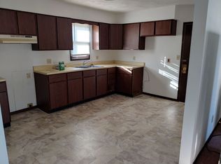 704 E Cedar Ln, Mount Pleasant, IA 52641