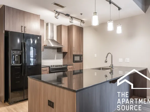 211 W Scott St #Convertibl, Chicago, IL 60610