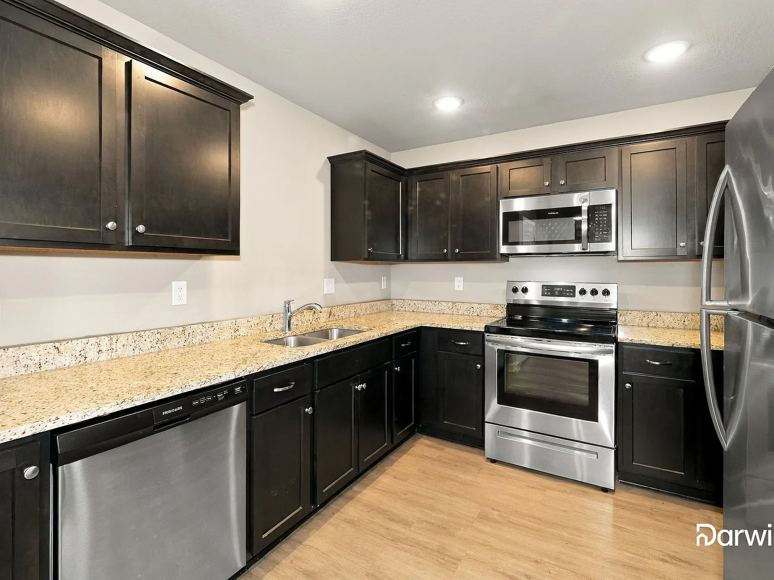 3 bed, 2.0 bath, 1253 sqft, $1,750 — Photo 2