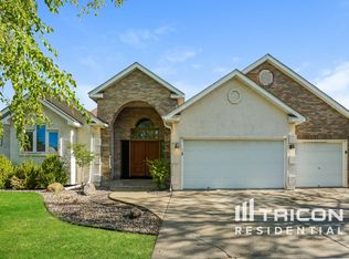 9476 Barrington Rd, Woodbury, MN 55125