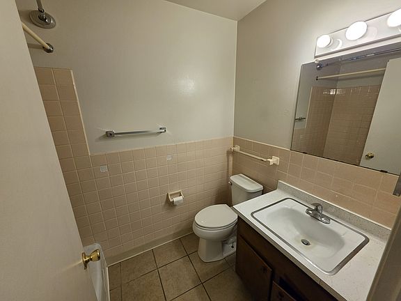 4th image of 4401 N Grand River Ave #17