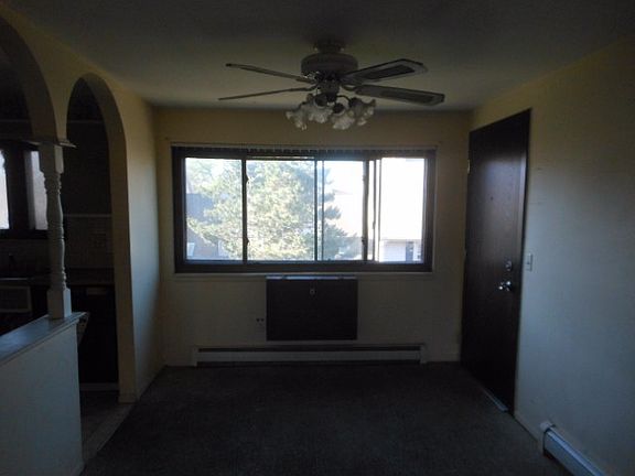 4th image of 243 N Walnut St APT 3E