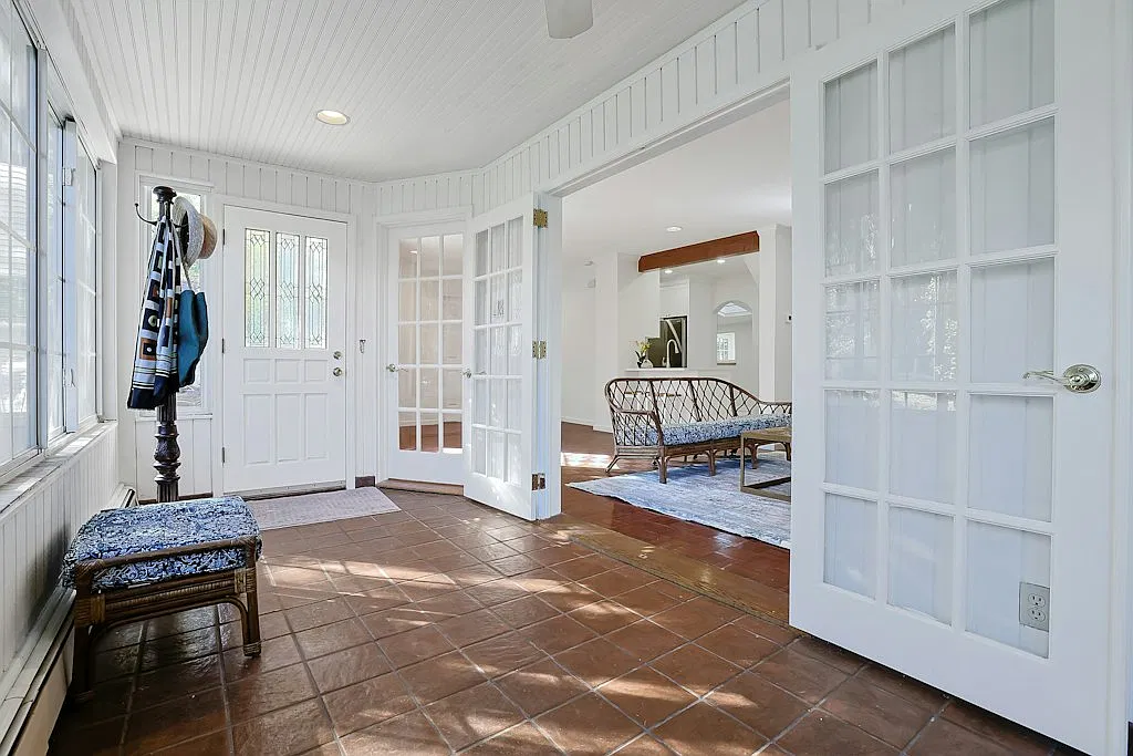 4 bed, 2.5 bath, 1954 sqft, $7,900 — Photo 4