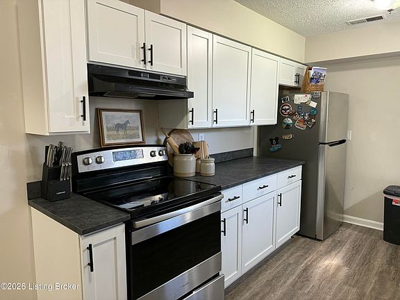 2nd image of 95 Eminence Pike