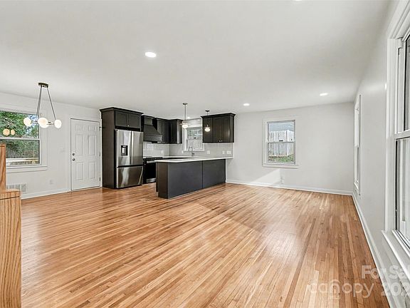 3rd image of 3417 Sudbury Rd